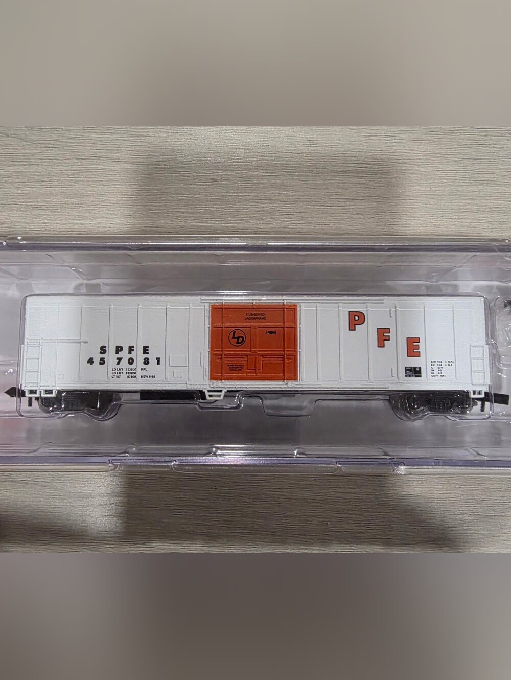 Rounhouse N Scale RTR SPFE 57' White Body Mechanical Reefer